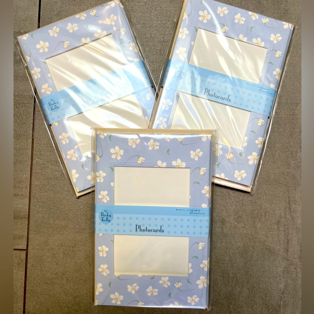 NWT 15 total photo cards. Can be used for vertical/horizontal pic! 🌺